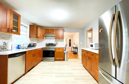 Cove - East Side - Shippan Villa | Centrally Located Oasis - 20 Houston House - Stamford