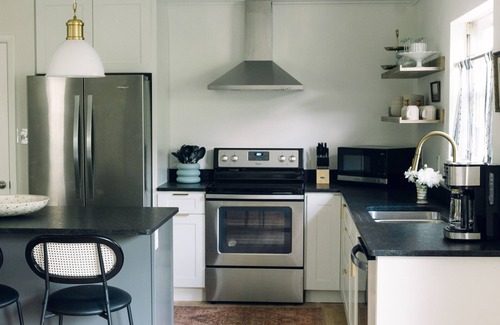 Cedar Bluff House | Centrally located, spacious and comfortable! Minutes from downtown/UT, shopping.