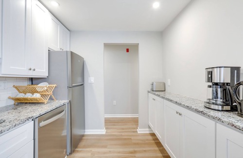 Fairmount Apartment | Centrally Located Philly Apt: Walk to Dining!