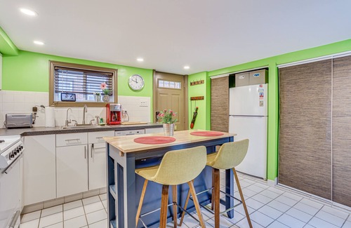 Queen Village House | Centrally Located Philadelphia Townhome w/Patio!