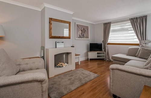 Cumbernauld House | Centrally Situated 1 Bedroom House in Cumbernauld