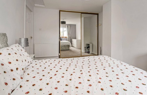 Cumbernauld House | Centrally Situated 1 Bedroom House in Cumbernauld