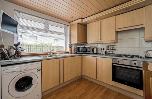 Cumbernauld House | Centrally Situated 1 Bedroom House in Cumbernauld
