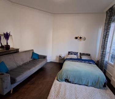 Dreux Apartment | Centre