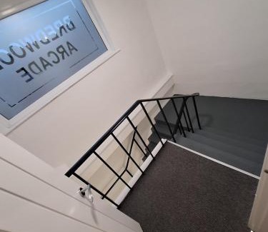 Whitchurch Apartment | Centre of the town