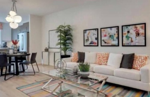 Highland Park Apartment | Centre Street 2bed Upper Suite - 4408