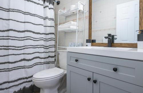 Highland Park Apartment | Centre Street 2bed Upper Suite - 4408