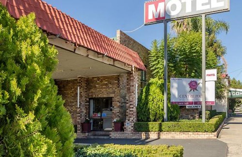 Warwick Hotel | Centrepoint Midcity Motor Inn