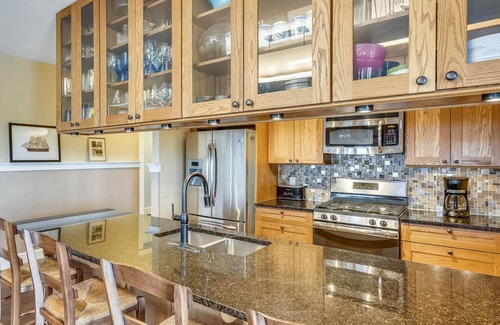 Centreville House | Centreville Waterfront Farm | 170 Acres | Pool | Private Dock | Private Beach |