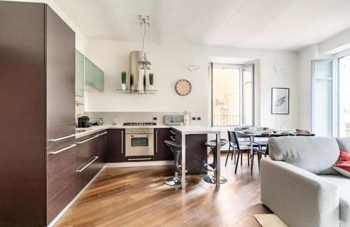 Arona Apartment | Centro Storico Nido a 147 passi dal Lago Maggiore