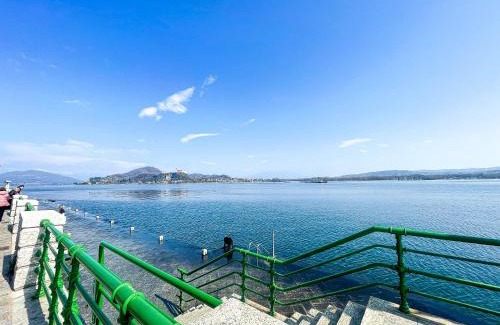 Arona Apartment | Centro Storico Nido a 147 passi dal Lago Maggiore