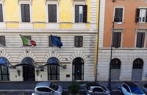Rione XVIII Castro Pretorio Apartment | Centurions Room