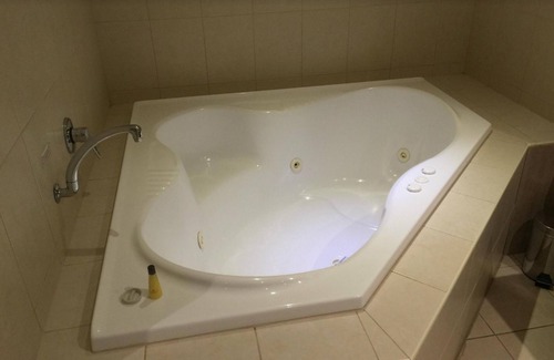 Traralgon Hotel | Century Inn