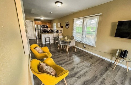 Temple Crest House | Cerca a Busch Gardens