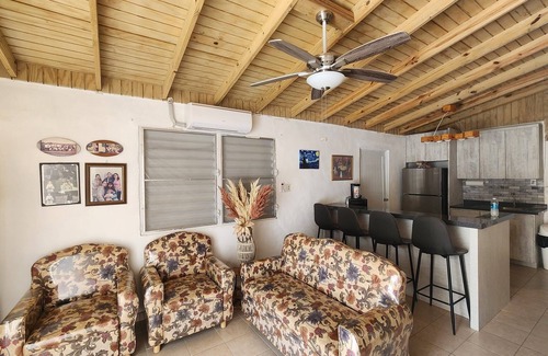Costa House | Cerca de la Parguera, Cabo Rojo, Guanica, Playa Santa. Restaurante cerca