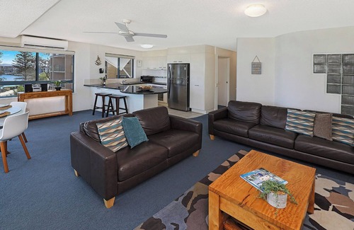 Moreton Bay Region Apartment | Cerulean Beachfront Apartment - Unit 5
