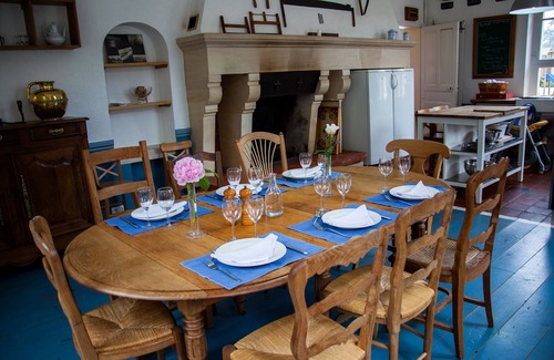 Mosles House | Château d'Argouges, Bayeux, Best D-Day Vacation Home with Heated Swimming Pool
