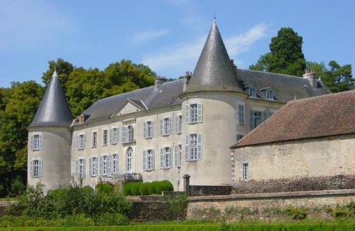 Sens-Beaujeu Bed & Breakfast | Château de Beaujeu
