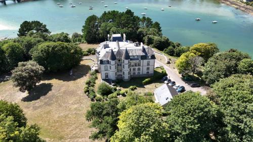 Plouhinec Apartment | Château de Locquéran