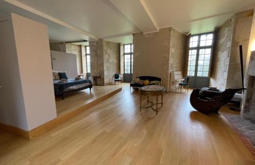 Saincaize-Meauce Bed & Breakfast | Château de Meauce, Chambre Catherine de Monteruc