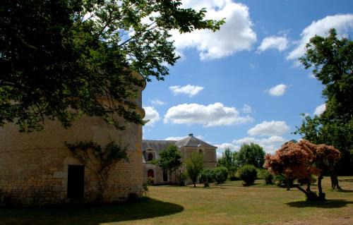 Port-d'Envaux Bed & Breakfast | Château de Panloy