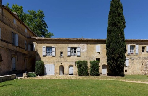 Aimargues Apartment | Château Teillan-porte Italienne