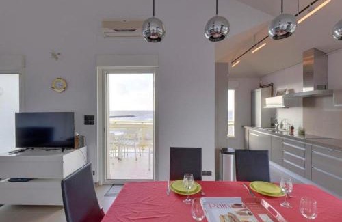 Port District Apartment | Châtelaillon-Plage: Appartement 4 pièces, 6 pers, terrasse, WIFI - FR-1-706-11