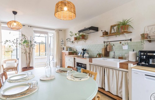 Urville-Nacqueville Cottage | Charming house with garden, terrace and pets allowed