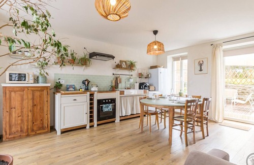 Urville-Nacqueville Cottage | Charming house with garden, terrace and pets allowed