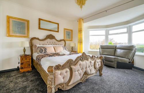 Batley House | -CH- Stylish & Relaxed Stay,Free Parking,Free WiFi