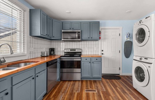Hadley - Washington Condo | CH714 ~ New Listing ~ Clean, No Frills, Efficiency ~ Comfortable and Near Downtown ~ Free Parking