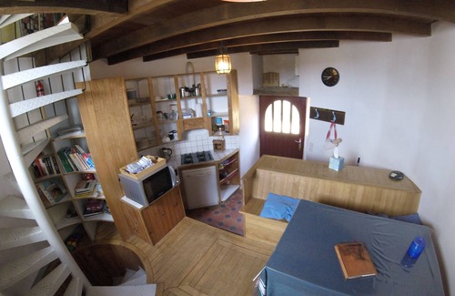 Saint-Thomas-de-Courceriers Cottage | Charming Tower In A Medieval Property , private fishing lake