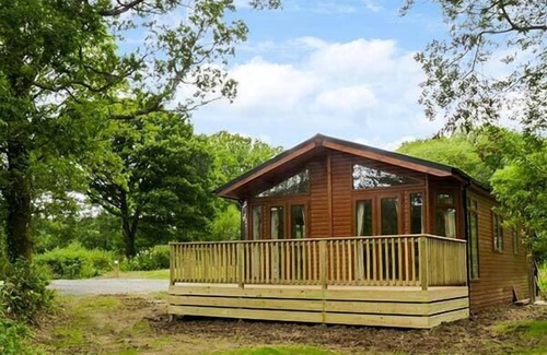 Black Torrington Cottage | CHAFFINCH LODGE, pet friendly in Sheepwash