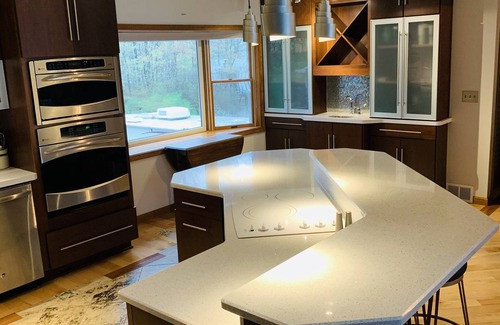 Waupaca House | Chain O' Lakes Pleasant Heaven - Sleeps 10