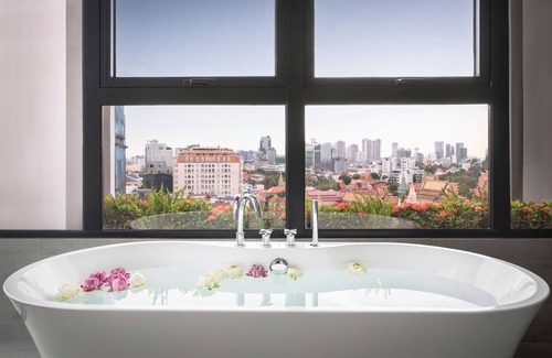 Daun Penh Hotel | Chaiya Palace Hotel