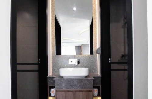 Daun Penh Hotel | Chaiya Palace Hotel