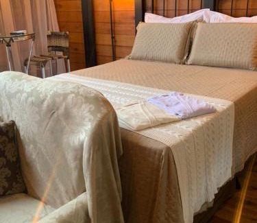 Garibaldi Ski Chalet | Chalé Araucária