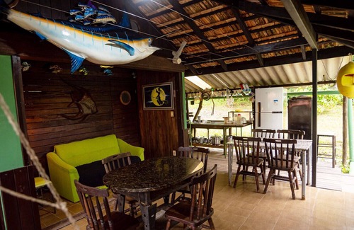 Paranagua Ski Chalet | Chalé Bombordo com Wi-Fi na Praia das Encantadas