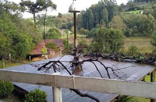 Farroupilha Ski Chalet | Chalé Rústico na Serra Gaúcha as Margens da Represa do Rio Buratti