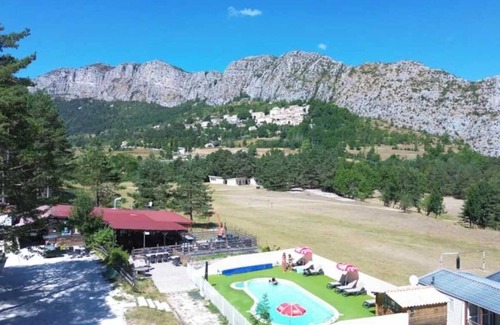Saint-Auban Ski Chalet | Chalet 2 étoiles - Piscine - ccbaeia