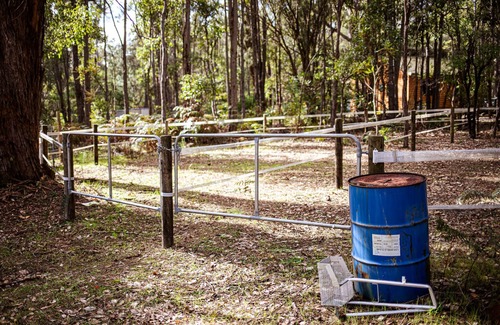 Nannup Cottage | Chalet 2: Horse friendly, great access to bush riding, electric fenced roundyard