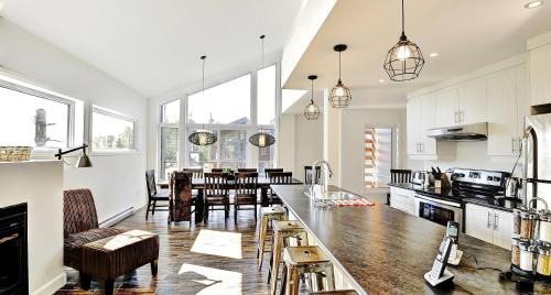 Stoneham Ski Chalet | Chalet 23 Chemin des Quarante by Les Chalets Alpins
