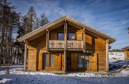 Saint-Etienne-en-Devoluy Ski Chalet | Chalet, 300m from shops, fitness, swimming pool, sauna, terrace, parking, tv, ski locker, 56m²