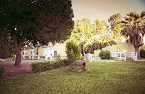 Puebla de la Calzada Villa | Chalet, 4 rooms, pool .