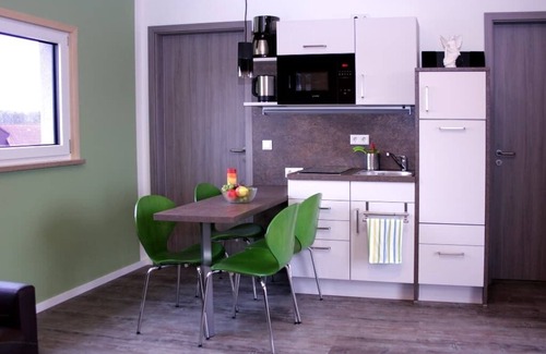 Pilsach Apartment | Chalet (44 m2) mitten im Grünen, auch Haustiere sind willkommen