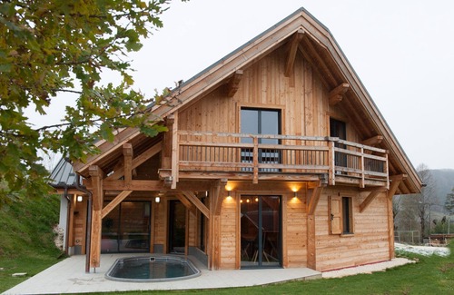 Villard-de-Lans Ski Chalet | Chalet 5 * La Vercouline | 10 people with heated pool/Spa. summer Winter