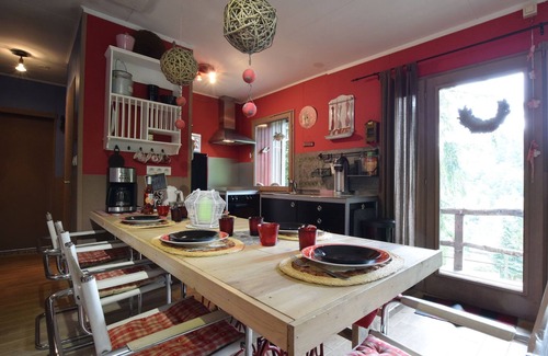 Houffalize Ski Chalet | Chalet and gypsy caravan in a green and peaceful