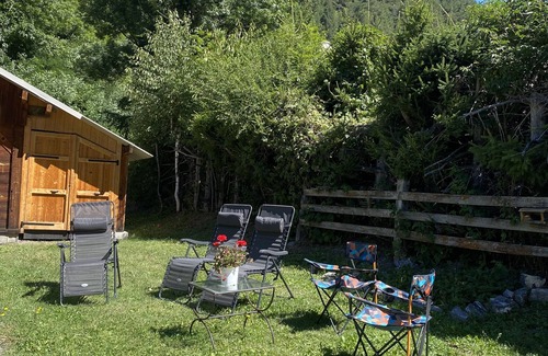 Chateau-Ville-Vieille Ski Chalet | Chalet at the foot of the castle, in the heart of the Queyras mountains