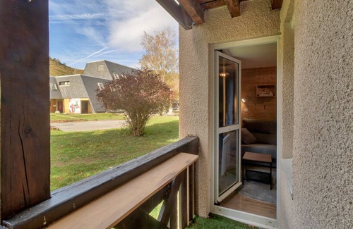 Genos Apartment | Chalet atmosphere for 4 - 80m from the slopes