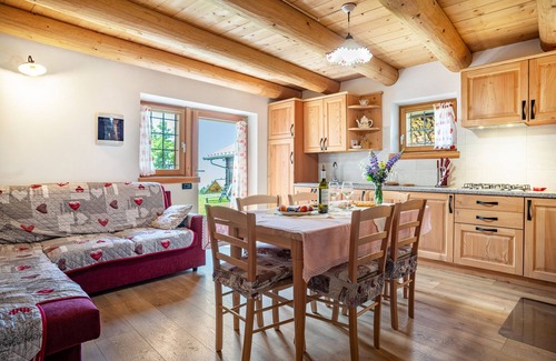 Palu del Fersina Ski Chalet | Chalet 'Baita Naibiz' with Mountain View, Private Terrace and Wi-Fi